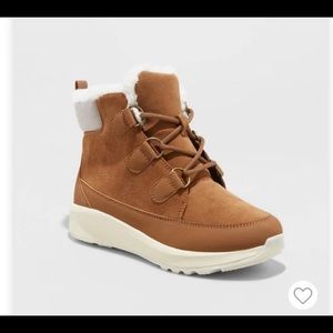 Universal Thread Caylie Snow Sport Boots